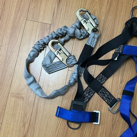 Elk river - Fall Protection Safety Harness & Lanyard - Picture 3 of 5